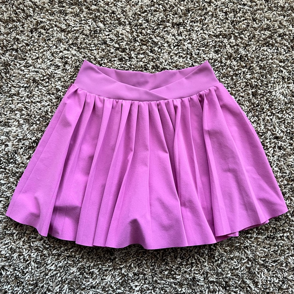 Aritzia Tnaction V-Waist Micro Pleated Skirt